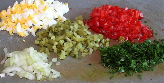 Ei und Gemüse geschnitten