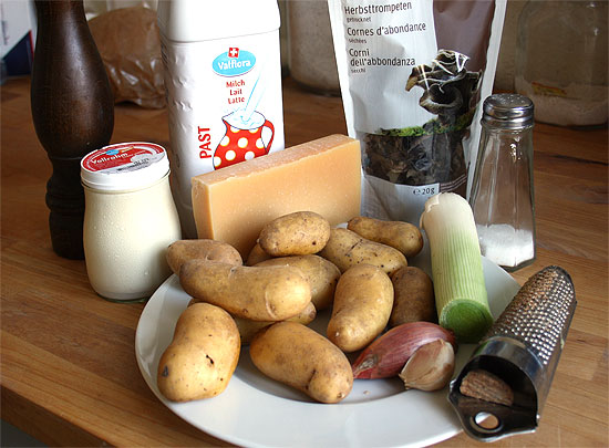 Zutaten: Kartoffeln, Lauch, Herbsttropeten, Milch, Rahm, Sbrinz