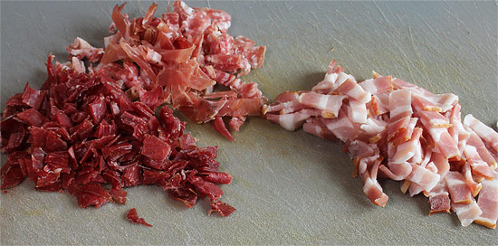 Speck und Trockenfleisch geschnitten