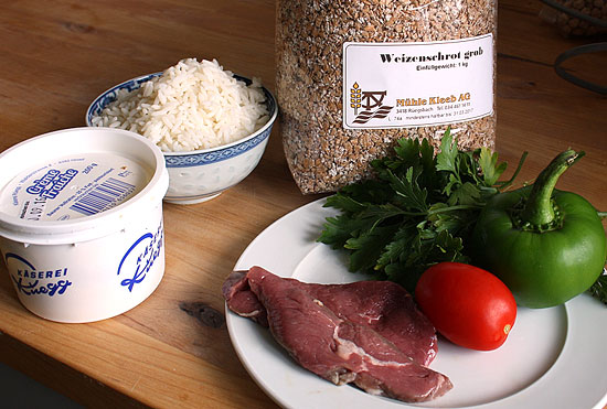 Reis-Weizenschrotküchlein, Lamm-Peperoni-Geschnetzeltes