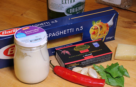 Zutaten Spaghetti mit Sardellen und Knoblauch