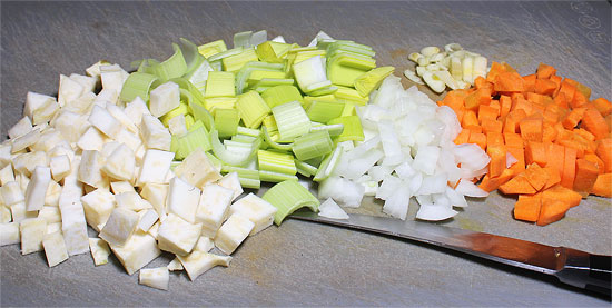 Gemüse, Zwiebel und Knoblauch geschnitten