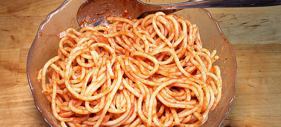 Spaghetti mit Passata vermischt
