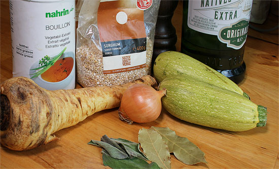 Zutaten Hirsesuppe mit Pastinake und gebratener Zucchini