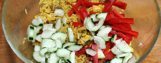 Salat mit Gurke und Peperoni