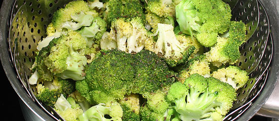 Broccoliröschen dämpfen
