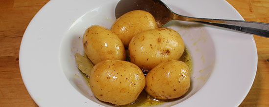 Kartoffeln marinieren