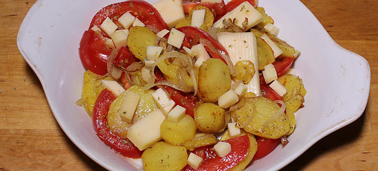 Kartoffel-Tomatengratin ofenbereit