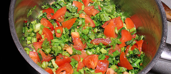Tomate, Cima di Rapa und Stangensellerie mitdünsten
