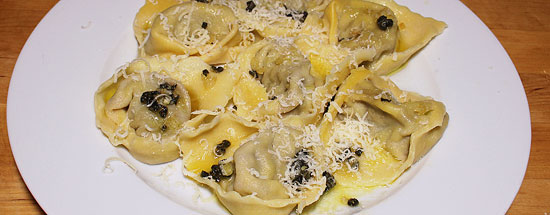 Tortelloni mit Salbei-Knoblauchbutter und Parmesan