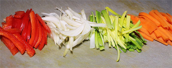 Gemüse zu Streifen geschnitten