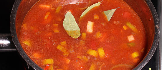 Tomatensud aufkochen