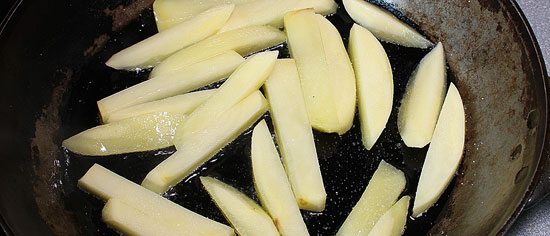Kartoffelstäbchen braten
