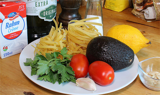 Zutaten Tagliolini mit Avocado und Tomate