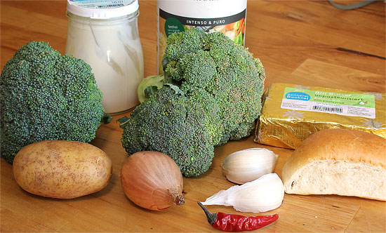 Zutaten kalte Broccolisuppe