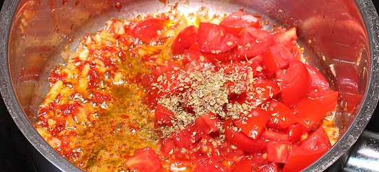 Tomaten dünsten
