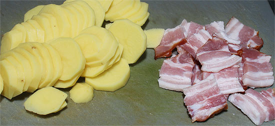 Kartoffeln und Speck geschnitten