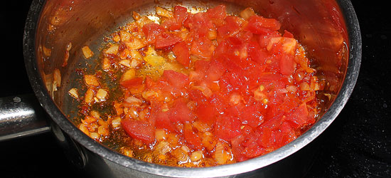 Tomatenwürfel mitdünsten