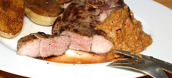 Gigot-Steak angeschnitten