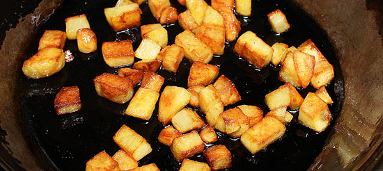 Kartoffelcroûtons gebraten