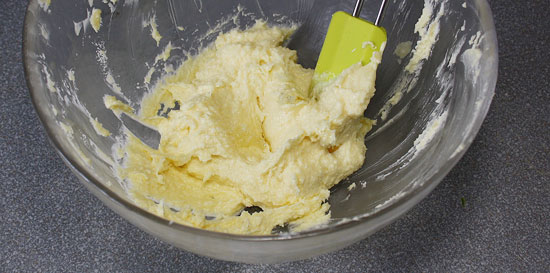 Butter und Parmesan vermischt