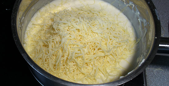 Béchamel mit Käse: Sauce Mornay