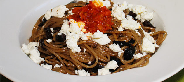 Spaghettini an Olivensauce mit Chévretta