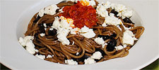 Spaghettini an Olivensauce mit Chévretta