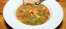 Bohnen-Mais-Suppe mit Tomatenwürfelchen