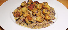 Kartoffel-Pilz-Gnocchi mit geschmorter Tropea-Zwiebel