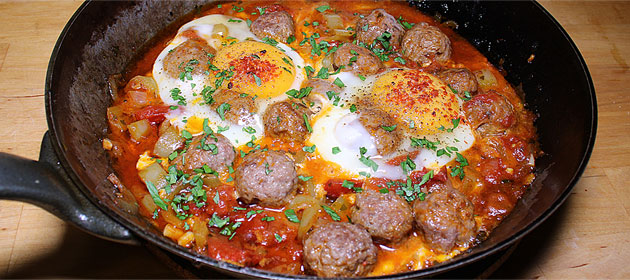 Kefta bel Beid u Matecha - Köfte mit Ei und Tomate