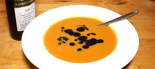 Kürbissuppe mit Cognac, Ingwer und Curry