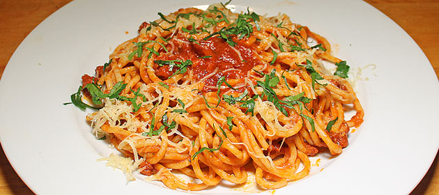 Spaghetti mit Salsiccia-Sugo