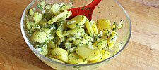 Kartoffelsalat mit Cornichons
